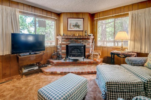 Rustic Pine Manor - image 8
