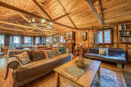 Twin Tree Lodge - image 10