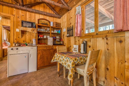 Twin Tree Cottage - image 10