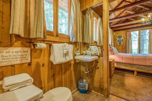 Twin Tree Cottage - image 9
