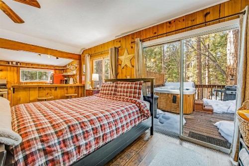 Creekside Cabin - image 8