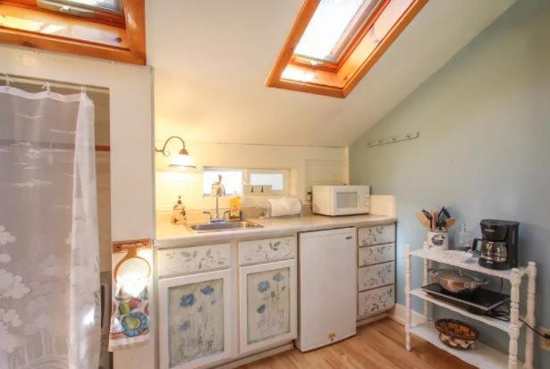Idyllwild Dairy Cottage - image 6