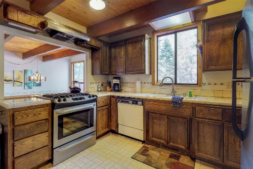 Strawberry Creek Cabin - image 10