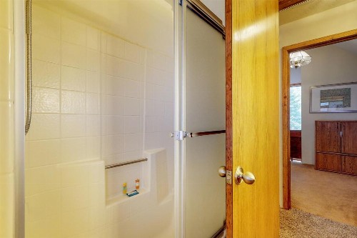 Strawberry Creek Cabin - image 12
