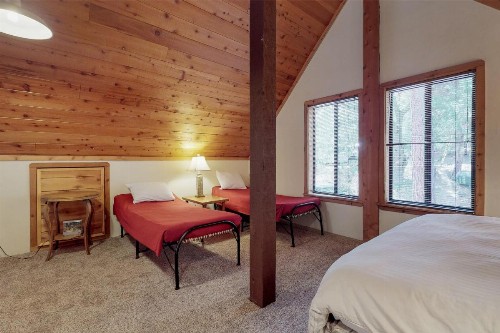 Cedar Creek Cabin - image 7