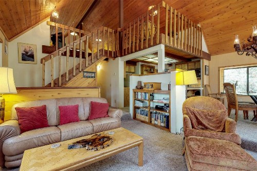 Cedar Creek Cabin - image 9