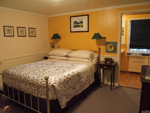Strawberry Creek Inn - image 4
