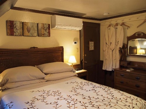 Strawberry Creek Inn - image 6