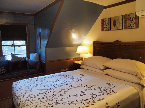 Strawberry Creek Inn - image 7