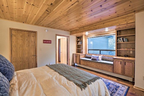Cozy Idyllwild Cabin with Decks - Steps from Hiking! - image 8