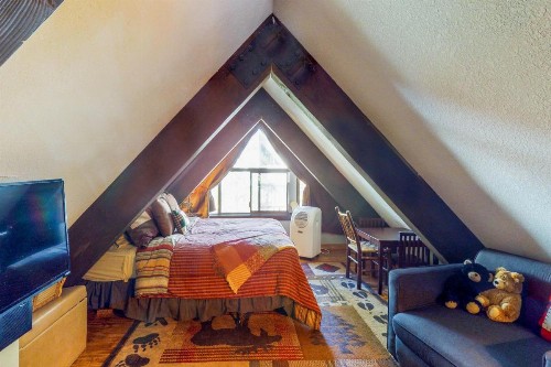 Pine Cone Cottage - image 12