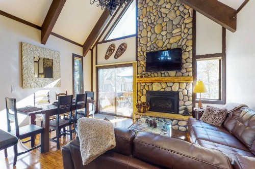 Pine Cone Cottage - image 8