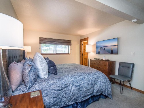 1000 Lakeshore Townhouse Unit 20 - image 12