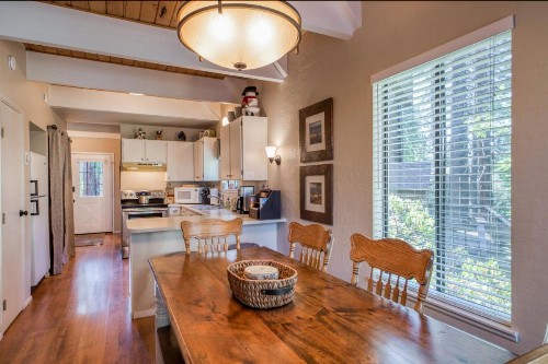 Fairway Park Cabin - image 12