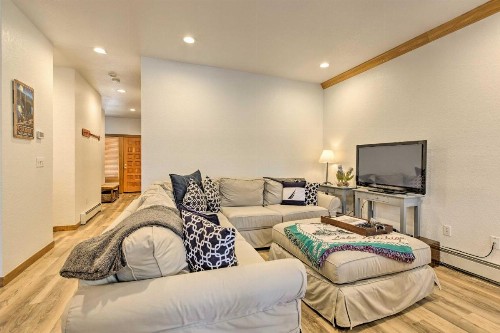 Remodeled and Cozy Incline Village Townhome! - image 9