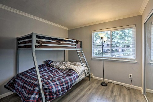 Sleek Modern Condo in the Heart of Incline Village! - image 4