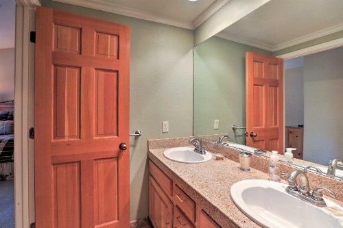 McCloud Condo in Incline Village Beach and Skiing! - image 7