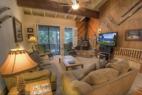 Eagles Lake Retreat by Lake Tahoe Accommodations - image 12