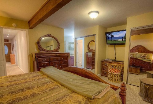 Eagles Lake Retreat by Lake Tahoe Accommodations - image 7