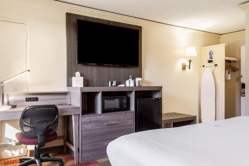 Red Lion Inn & Suites Kansas City Independence - image 14