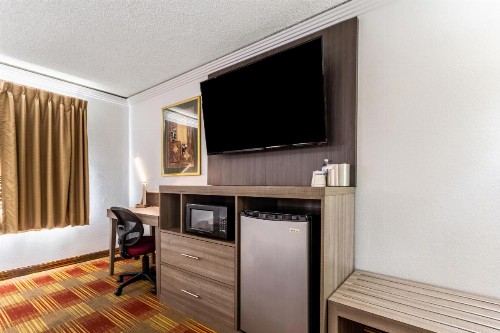 Red Lion Inn & Suites Kansas City Independence - image 16