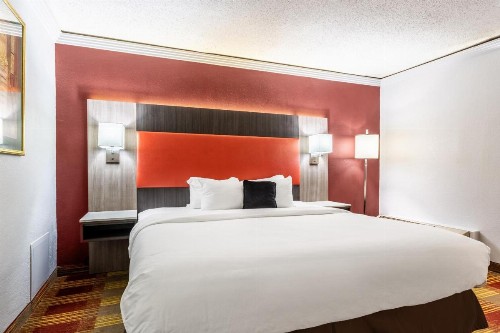Red Lion Inn & Suites Kansas City Independence - image 24