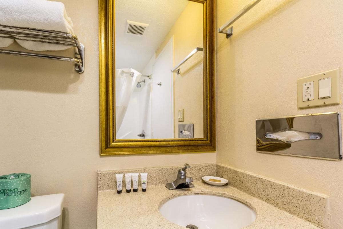 Red Lion Inn & Suites Kansas City Independence - image 5