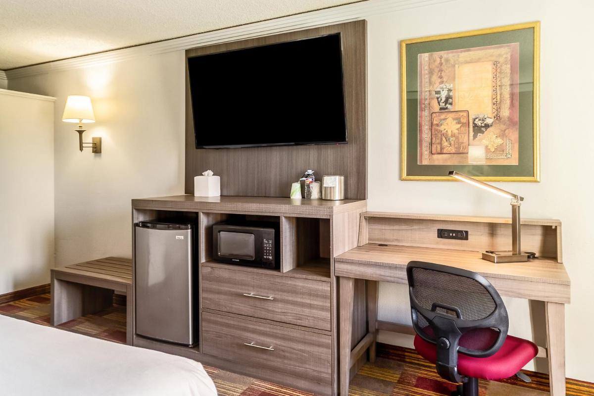 Red Lion Inn & Suites Kansas City Independence - image 7