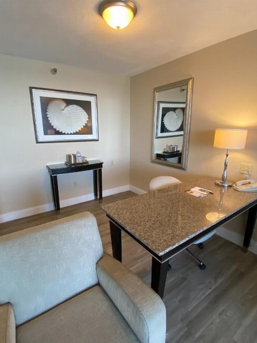 Radisson Suite Hotel Oceanfront - image 3