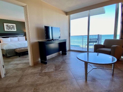 Radisson Suite Hotel Oceanfront - image 33