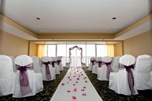 Radisson Suite Hotel Oceanfront - image 34
