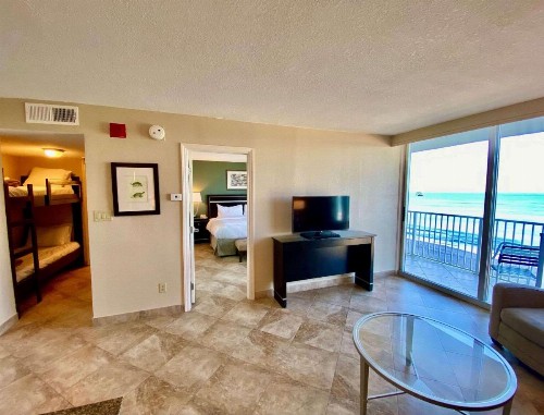 Radisson Suite Hotel Oceanfront - image 36