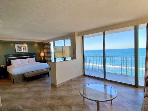 Radisson Suite Hotel Oceanfront - image 44