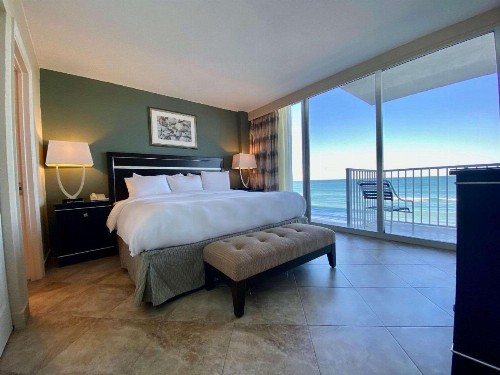 Radisson Suite Hotel Oceanfront - image 7