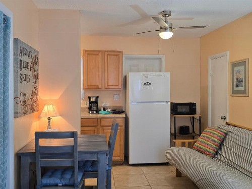 Oceanfront Sea Scape Motel - image 33