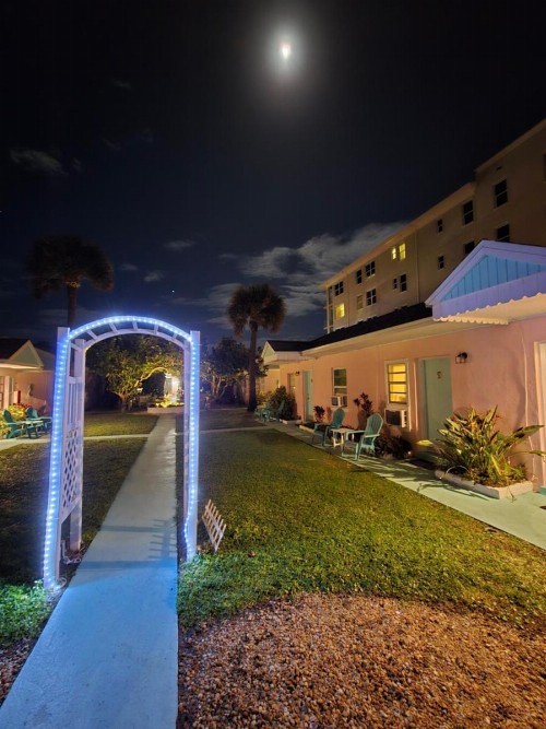 Oceanfront Sea Scape Motel - image 37
