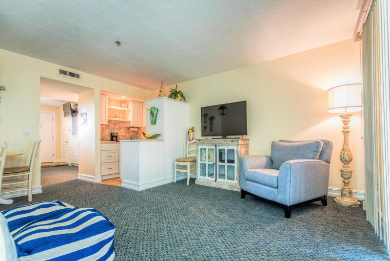 Tipsy Turtle oceanfront 1 bedroom condo - main image