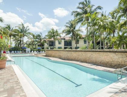 Polished Resort Suite with Southern Comforts in Naples - Two Bedroom #1 - image 10