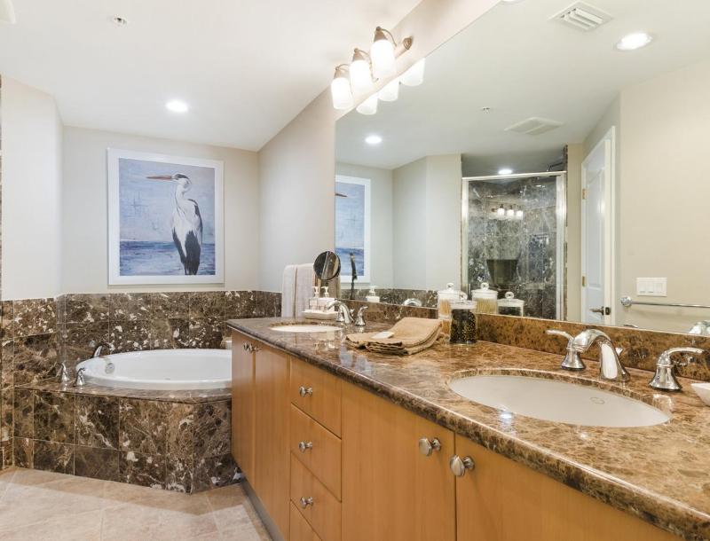 Polished Resort Suite with Southern Comforts in Naples - Two Bedroom #1 - image 3