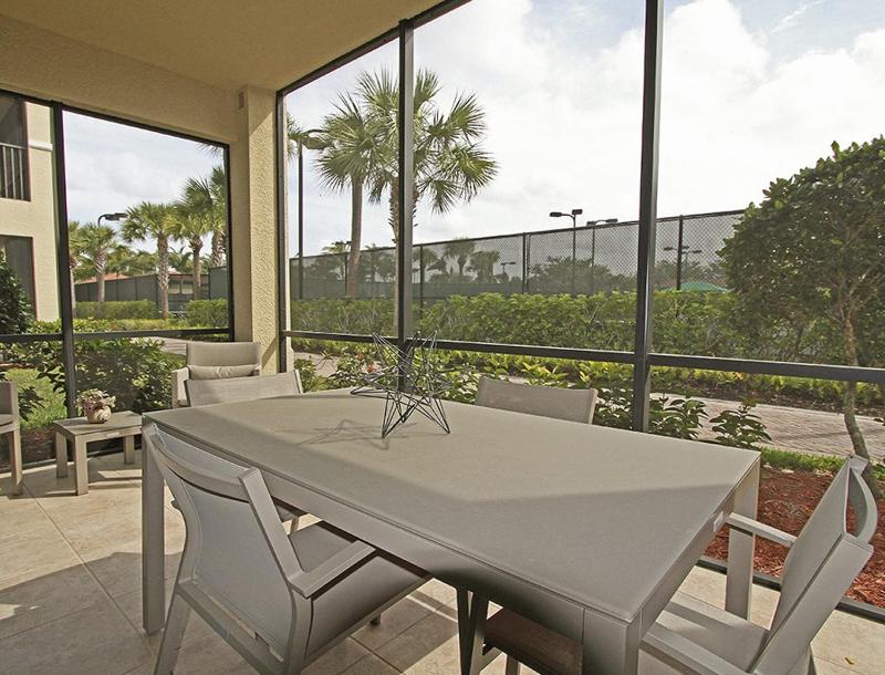 Polished Resort Suite with Southern Comforts in Naples - Two Bedroom #1 - image 4