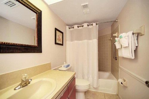 Oceanique Resort by Capital Vacations - image 7
