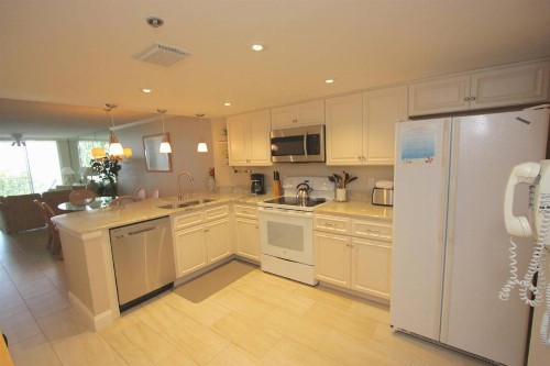 103 Hamilton House - image 4