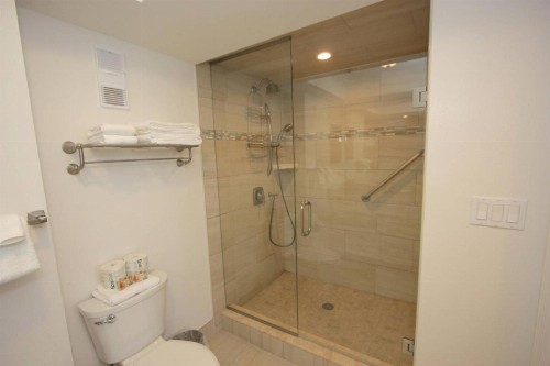 103 Hamilton House - image 8