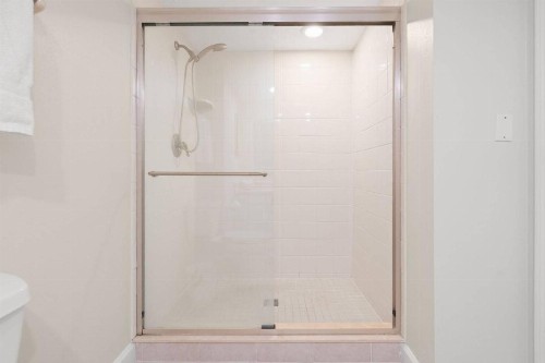 104 Hamilton House - image 23