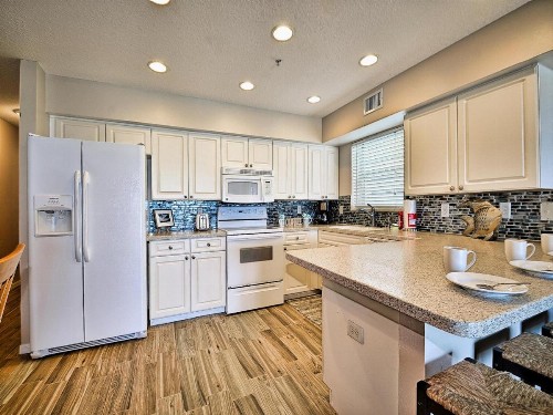 Beachside Hideout Unit K - image 11