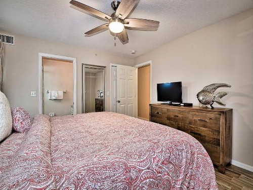 Beachside Hideout Unit K - image 4