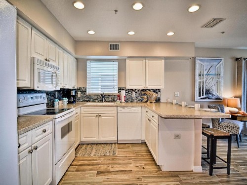 Beachside Hideout Unit K - image 9