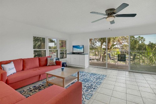 19610 Gulf Blvd Condo Unit 109