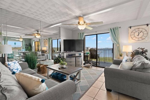 508 Bayshores Yacht & Tennis Club - image 15
