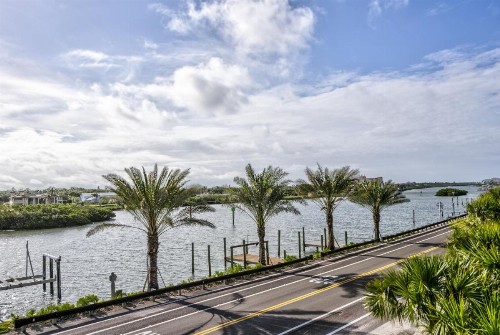 Beach House - image 26
